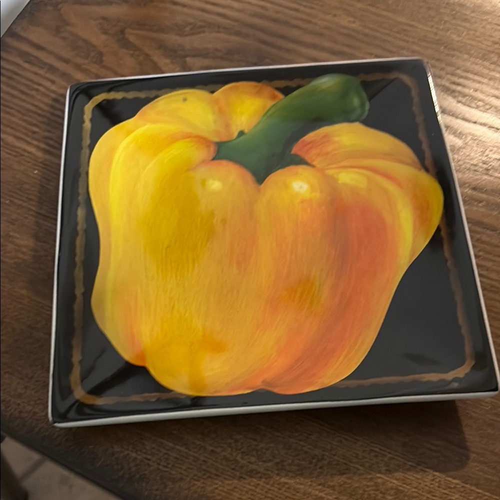 Harry and David  Bell Pepper Square Plate